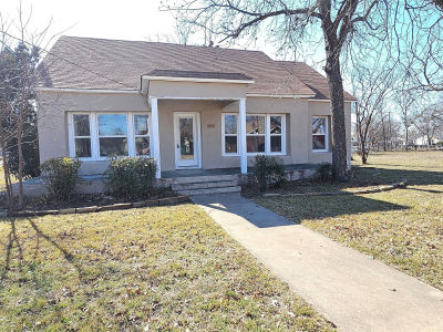 616 E 9th St Coleman, TX 76834