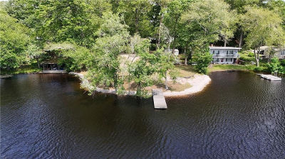 3 Lakeside Dr Hope Valley, RI 02832