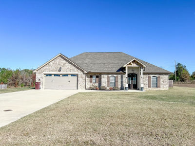 569 Abbey Rd Caledonia, MS 39740