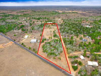 123 Abbey Ln Smithville, TX 78957
