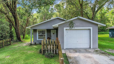 600 W Clarke St Wildwood, FL 34785