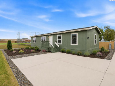 3517 Road 84 Space 110C Pasco, WA 99301