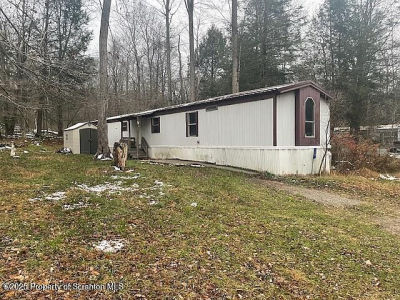 69 Robin Ln Gouldsboro, PA 18424