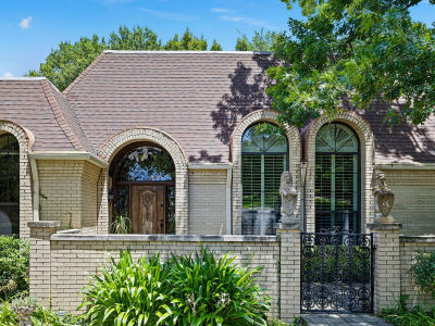 2 Nobhill Dr Greenville, TX 75402