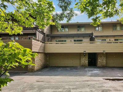 37 Birnamwood Dr Burnsville, MN 55337