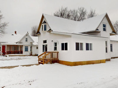 104 W 5th St Cochrane, WI 54622