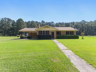 896 River Rd Hattiesburg, MS 39401