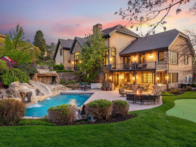 18 Snow Forest Ln Sandy, UT 84092