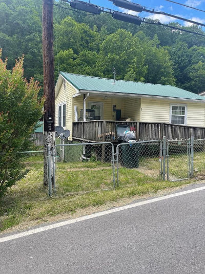 171 Highway 3409 Mc Roberts, KY 41835