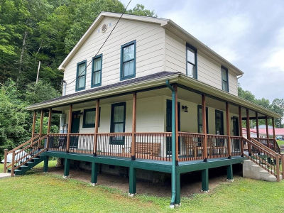 149 Mullen Frk Stone, KY 41567