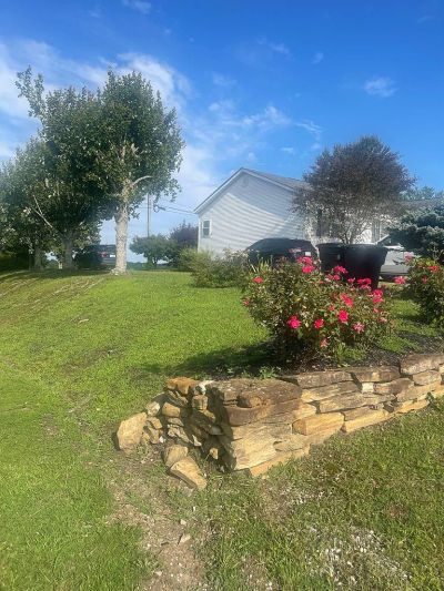 167 Outer Reef Road Chavies, KY 41727