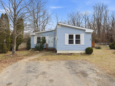 76 Deer Way Manalapan, NJ 07726