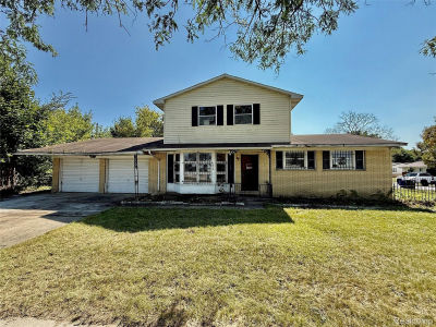 1015 W Carpenter Rd Flint, MI 48505