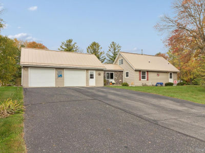 5266 S Pine St Beaverton, MI 48612