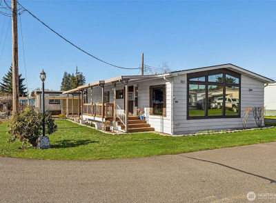 1313 Harrison Ave TRAILER 221 Centralia, WA 98531