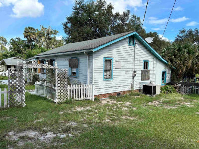 821 S 14th St Palatka, FL 32177