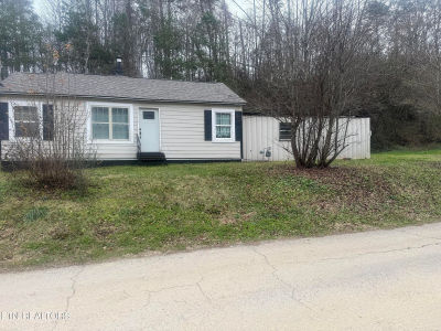 613 Baumgartner Rd Harriman, TN 37748