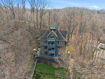 2312 Maksaba Trl Macatawa, MI 49434