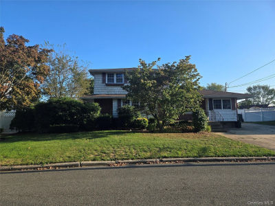 7 Romeo Ln Commack, NY 11725