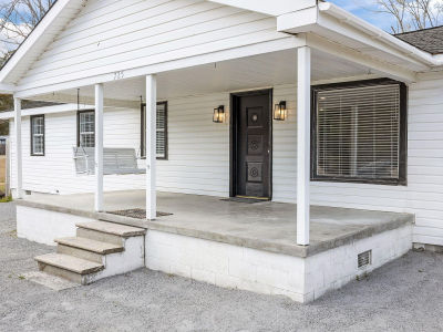 725 S Live Oak Dr Moncks Corner, SC 29461