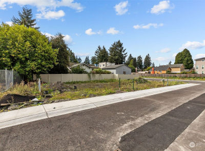 634-648 S 150th St Seattle, WA 98148