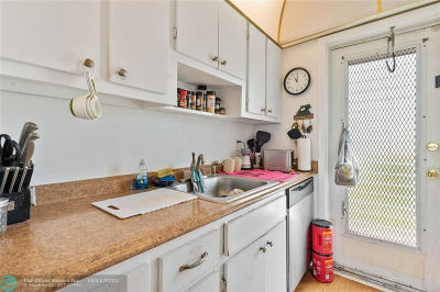 301 S Golf Blvd APT 172 Pompano Beach, FL 33064
