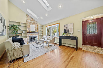 20 Francis Rd Sharon, MA 02067