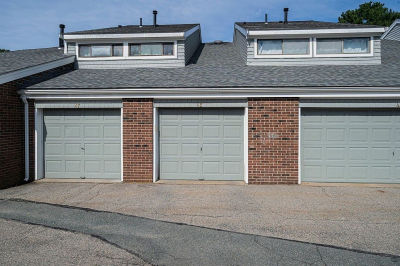 45 Meadowood Dr Unit 45 Stoughton, MA 02072