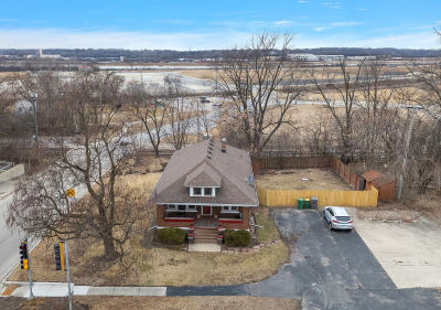 107 S State St Lockport, IL 60441