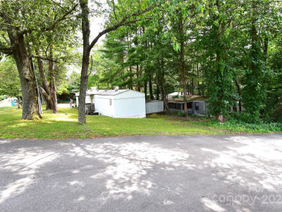 295 Asbury Rd Candler, NC 28715