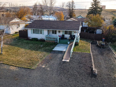 1225 B St Fossil, OR 97830