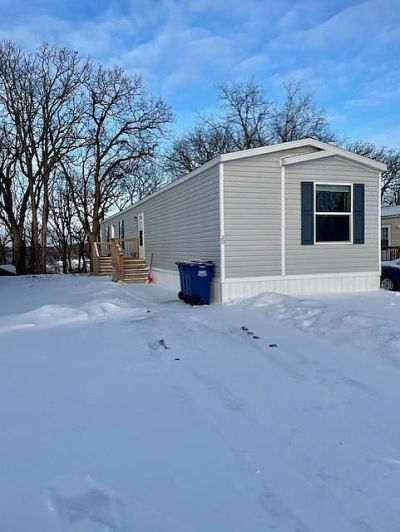 20 Lawrence Ln Saint Charles, MN 55972