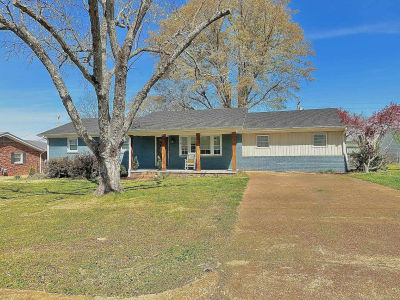 1009 Hemlock St Tuscumbia, AL 35674