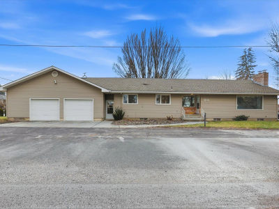 16 W Douglas St Harrington, WA 99134