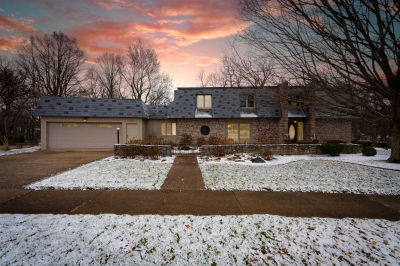 219 Parkview Dr, Bloomington, IL 61701, USA