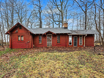 1812 Morning Glory Ln Fennville, MI 49408