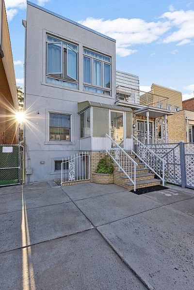 82 W End Ave Brooklyn, NY 11235