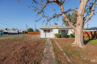 3301 Beyers St Bakersfield, CA 93312