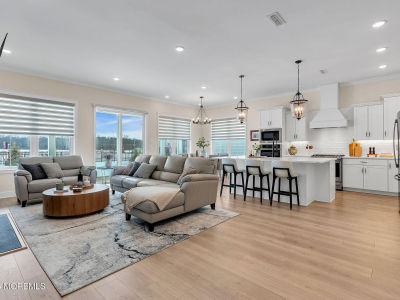 18 Begonia Dr Englishtown, NJ 07726