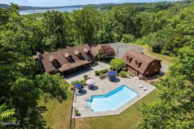 100 S Washington Street Ext Athens, NY 12015