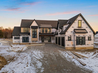 594 Contour Cv Huntertown, IN 46748