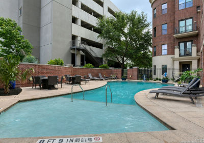215 N Center St APT 206 San Antonio, TX 78202