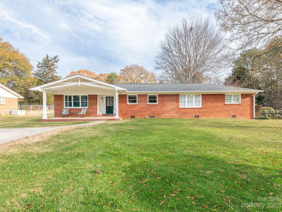 2025 Kimway Dr Matthews, NC 28105