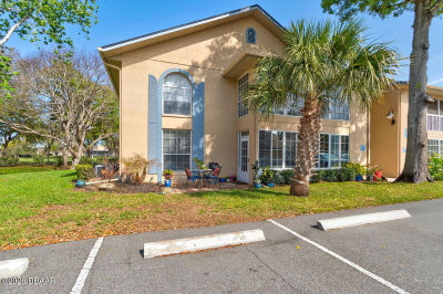 681 Wellington Station Blvd APT 4 Ormond Beach, FL 32174
