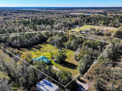 15 Davis Ln Huntsville, TX 77340