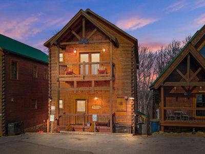 1255 Bear Cub Way Gatlinburg, TN 37738