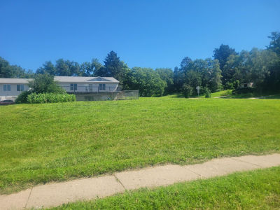 Pine St Yankton, SD 57078