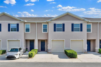 1366 Yellow Finch Dr Davenport, FL 33837