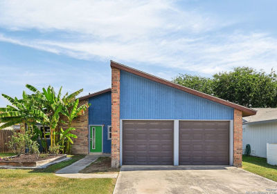113 Friendswood Path Universal City, TX 78148