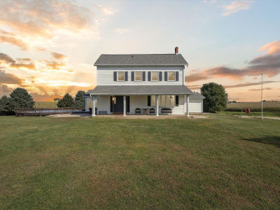 8548 E Edwardsville Rd German Valley, IL 61039